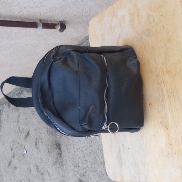 Small mini black bag pack - Picture 1 of 3